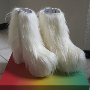Furry light up platforms, RARE